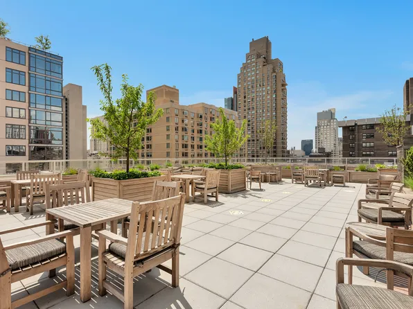 360 East 72nd Street image 7 of 15