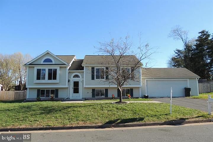 1st image of 22197 Stablehouse Dr