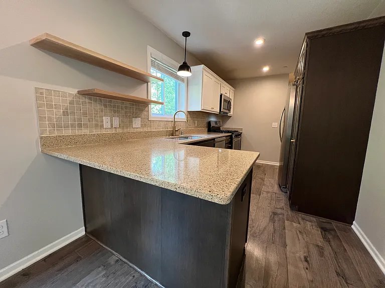 7110 Calumet Ct — Photo 2