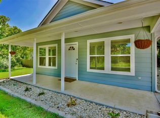 903 Comanche Cove Dr, Granbury, TX 76048
