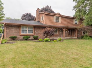 135 Old Pine Cir, Racine, WI 53402
