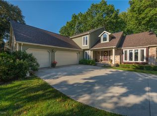 1900 Sperrys Forge Trl, Westlake, OH 44145