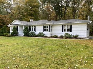12 Ledgewood Rd, Shelton, CT 06484