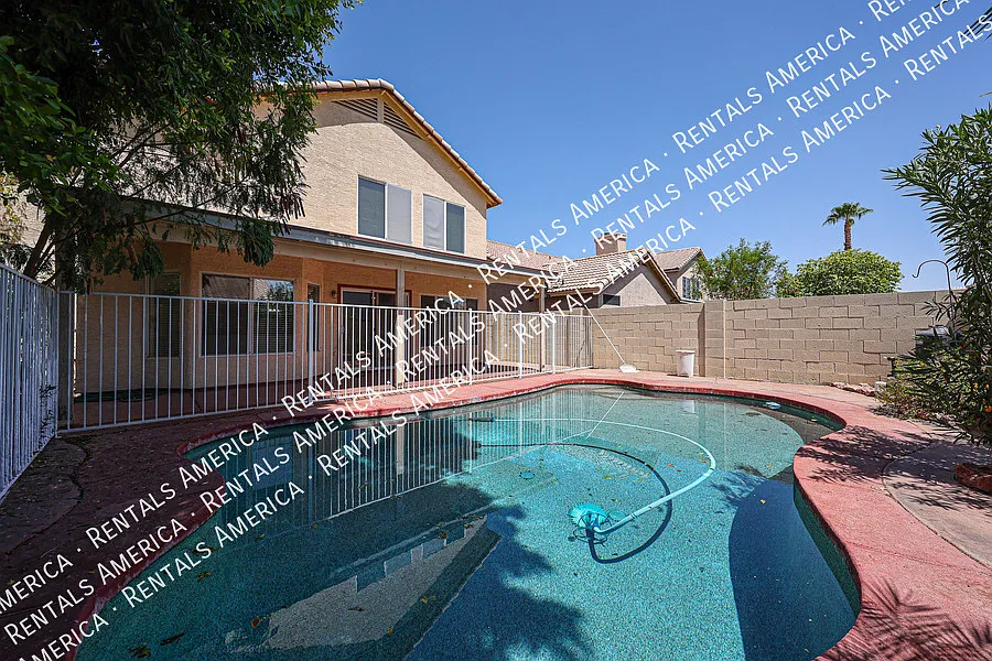 820 N Granada Dr