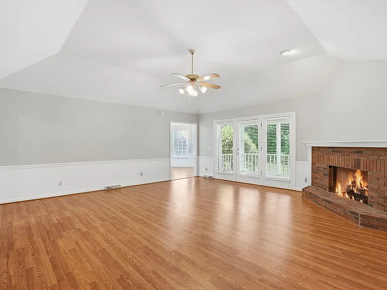 101 Emerald Way — Photo 14