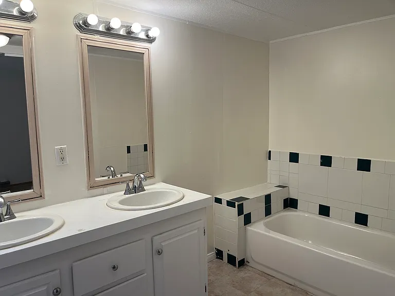22225 Ellis Ave — Photo 11
