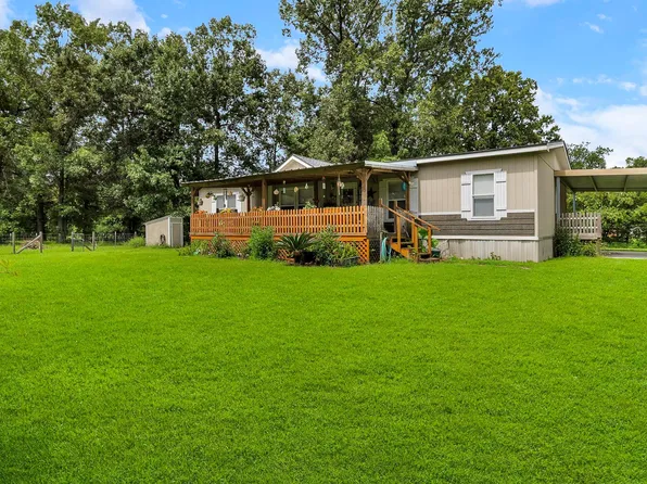 768 Willow Ln, Livingston, TX 77351