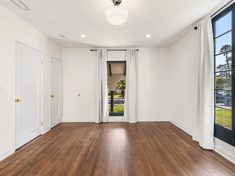926 E Dryden St — Photo 26