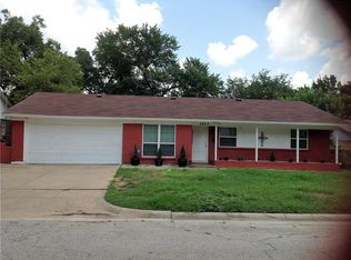 3833 Triumph St, Forest Hill, TX 76119