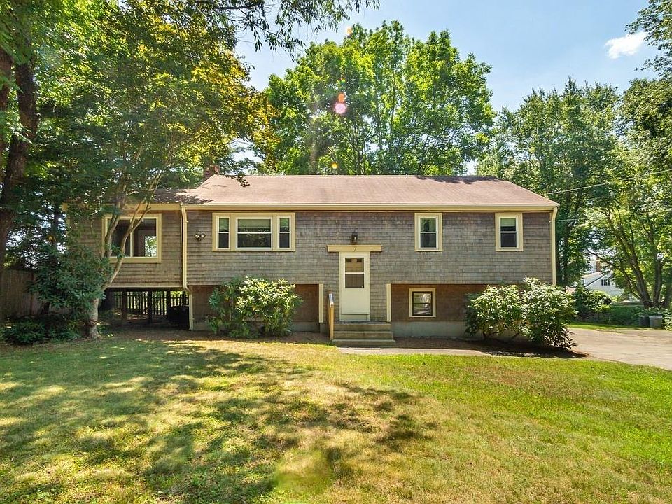 1st image of 7 Blair Dr