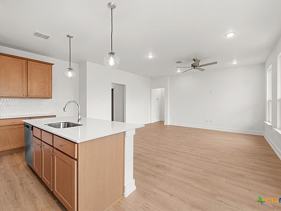 4th image of 1218 Cilantro Rd