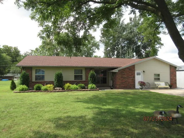 355 Nunnamaker St, Fairland, OK 74343