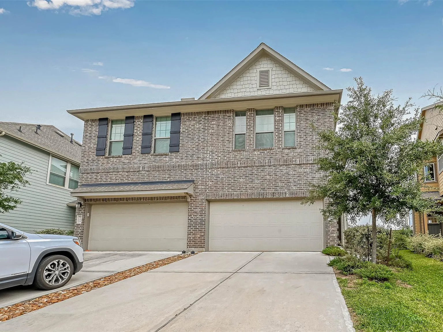 3 bed, 2.5 bath, 1870 sqft, $2,100 — Photo 3