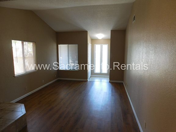 3rd image of 5917 Petaluma Ct