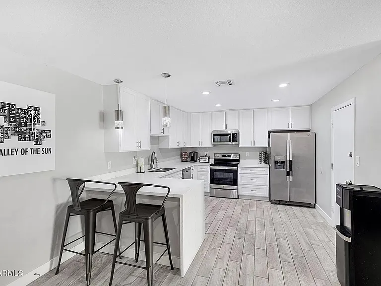 1834 E Alameda Dr — Photo 8