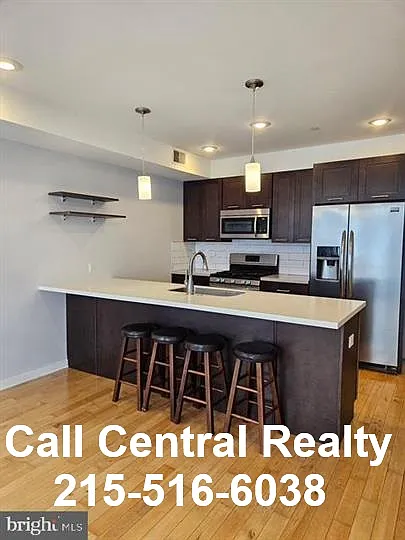 2 bed, 1.5 bath, 1116 sqft, $2,300 — Photo 3