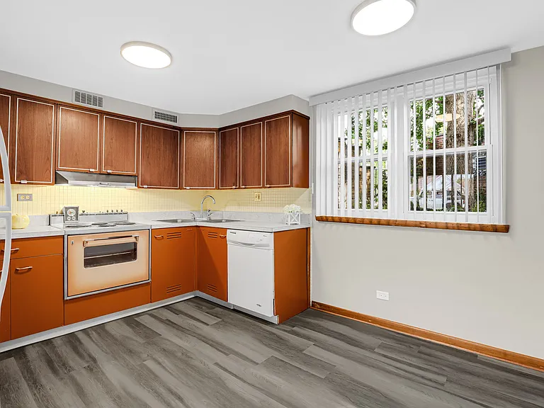 7101 W Foster Pl #B — Photo 7