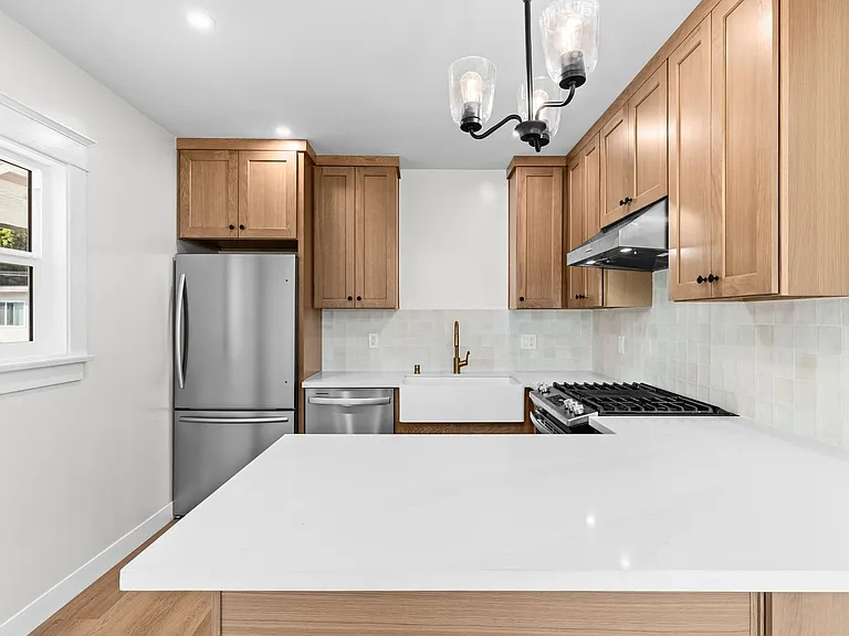 526 Lime Avenue — Photo 9