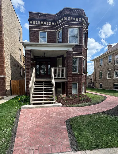 3853 N Hamlin Ave Photo 1