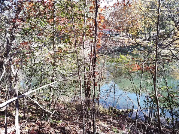 1 Gem Lake Estates Rd, Franklin, NC 28734