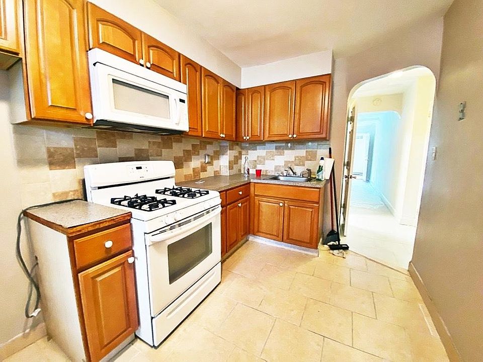 1st image of 1043 59th St Floor 1