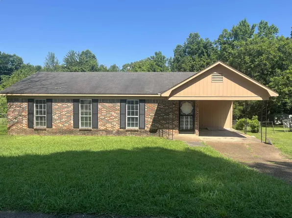 45 Regency Dr, Jackson, TN 38301