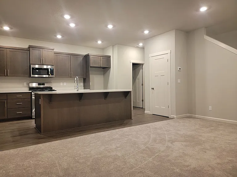 6219 Rebecca St SE — Photo 6