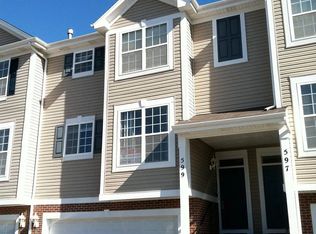 599 Declaration Ln, Aurora, IL 60502