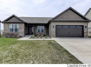 1601 Prairie Vista Dr, Chatham, IL 62629