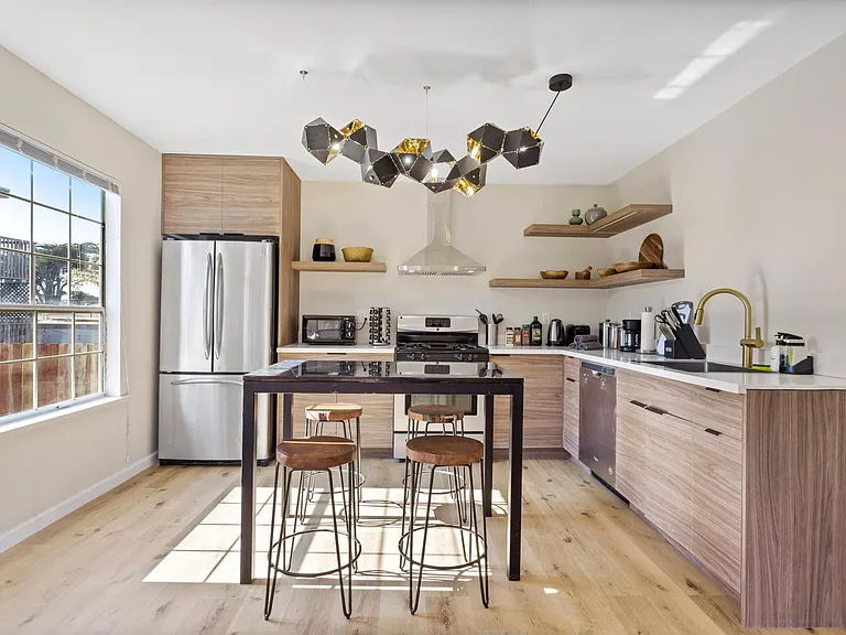 350 Buckingham Rd — Photo 10