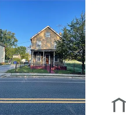 207 S Main St