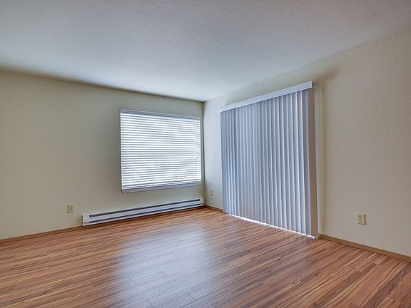 3rd image of 1651 NE 16th Ave APT 208