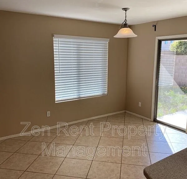 2541 W Canyon Way — Photo 8