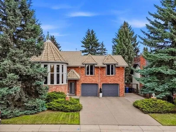 1216 SW Varsity Estates Dr NW, Calgary, AB T3B 5H8