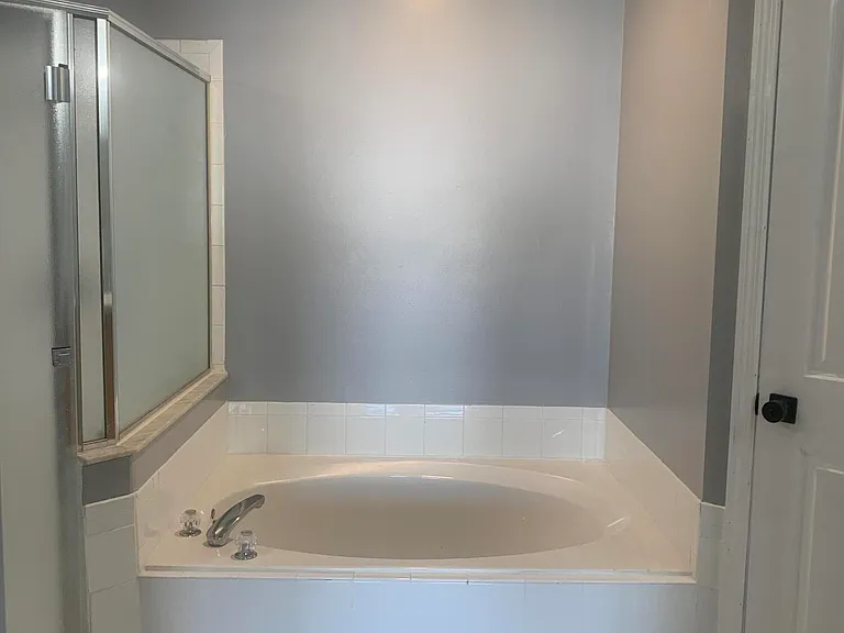 1752 Glen Laurel Dr — Photo 8