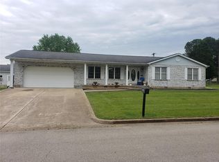 401 Shenandoah Ave, Cuba, MO 65453