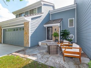 237 NE Edgewater Dr, Lees Summit, MO 64064