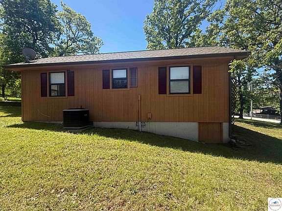 5th image of 26072 Sharon Ln