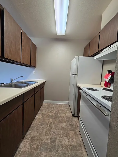 Liberty Lights Apartments F — Photo 4