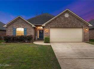 3245 Grand Lake Dr, Bossier City, LA 71111