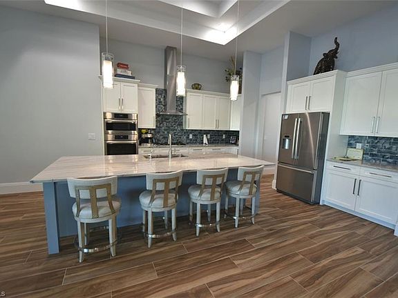 4th image of 994 Clarellen Dr