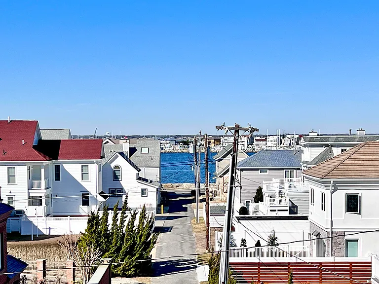 1703 Beach Ter #4N — Photo 17