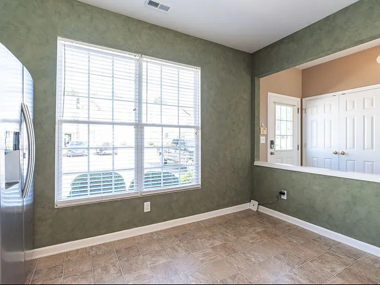 5146 Twelvepole Dr — Photo 6