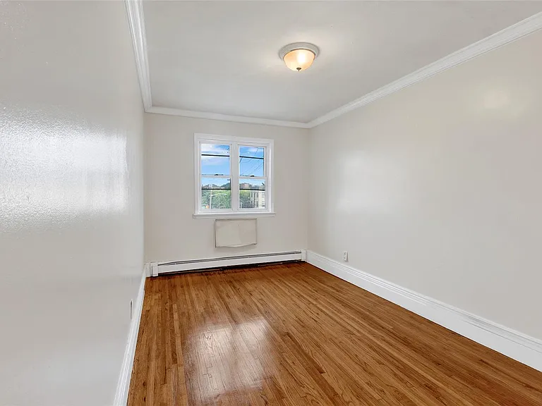 4392 Carpenter Ave #2 — Photo 9
