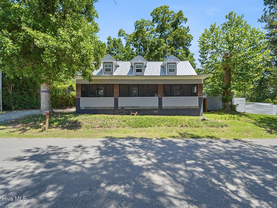 1st image of 105 E Trent Street