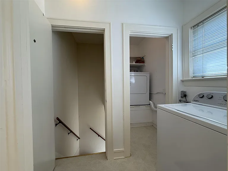2311 Wroxton Rd — Photo 13