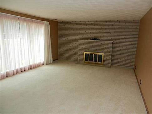 3rd image of 232 Johnson Cir