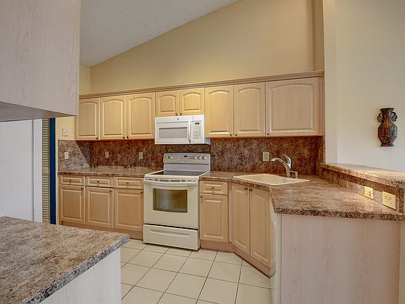 2nd image of 7199 Sweetbay Court
