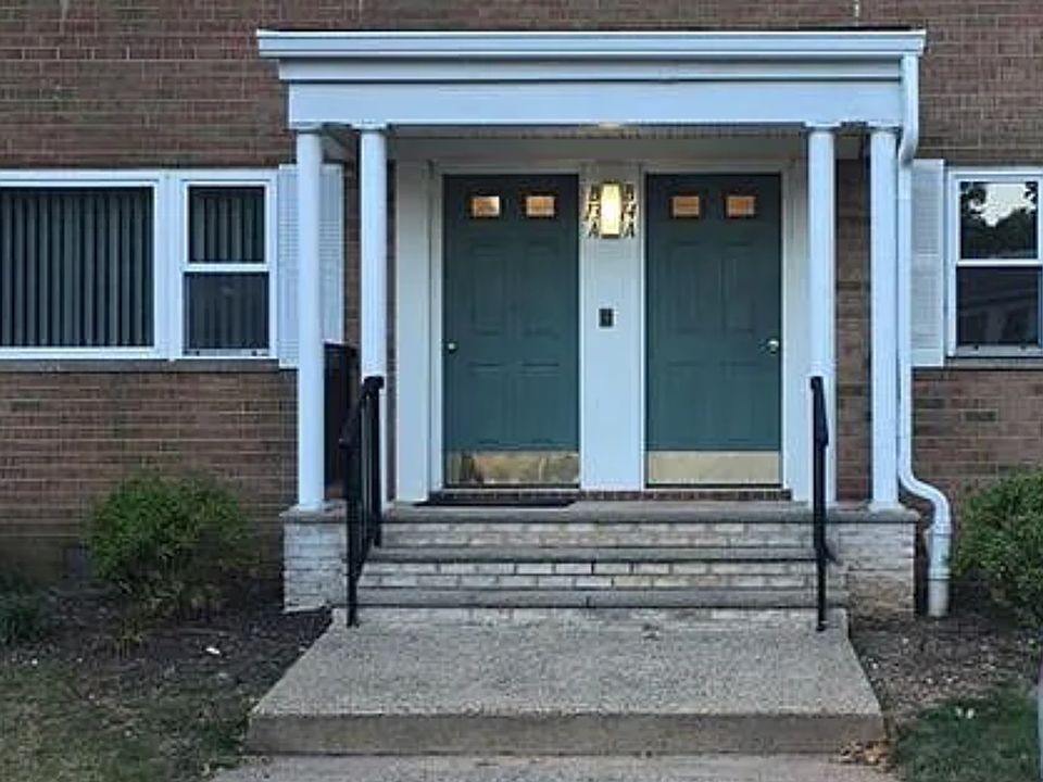 1st image of 161 Evergreen Rd Unit 14-B