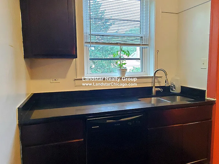 1920 W Morse Ave #2N — Photo 6